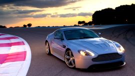 Aston Martin V12 Vantage