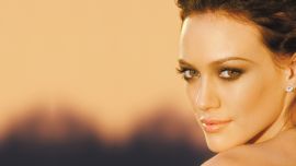 Hilary Duff Dignity