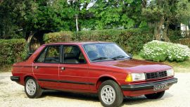 Peugeot 305