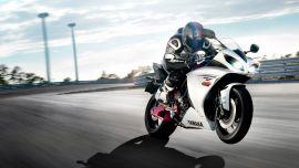 Yamaha R1